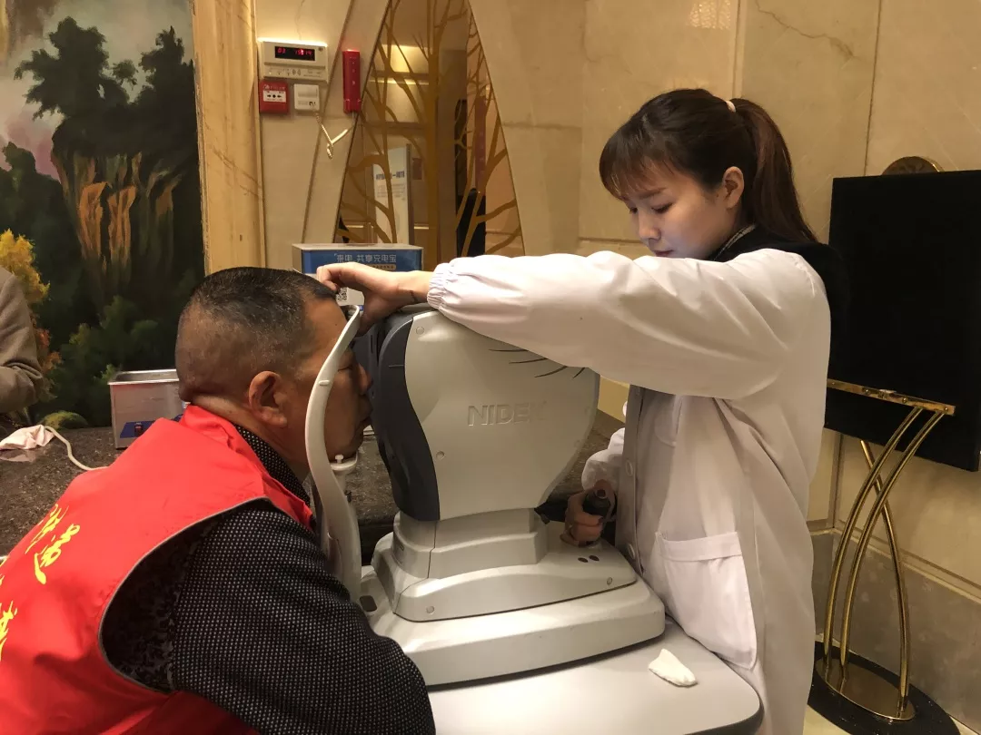 “用爱传递光明”夏茂芳女士带领湘潭爱尔眼科医院29名员工正式加插图(7)