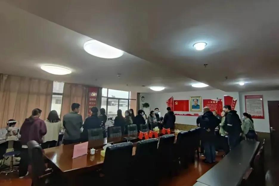关爱职工眼健康,湘潭爱尔眼科走进湘潭交发集团插图