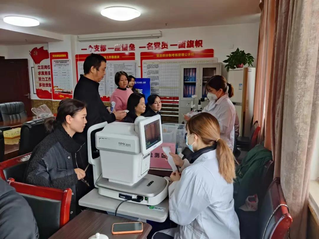 关爱职工眼健康,湘潭爱尔眼科走进湘潭交发集团插图(2)