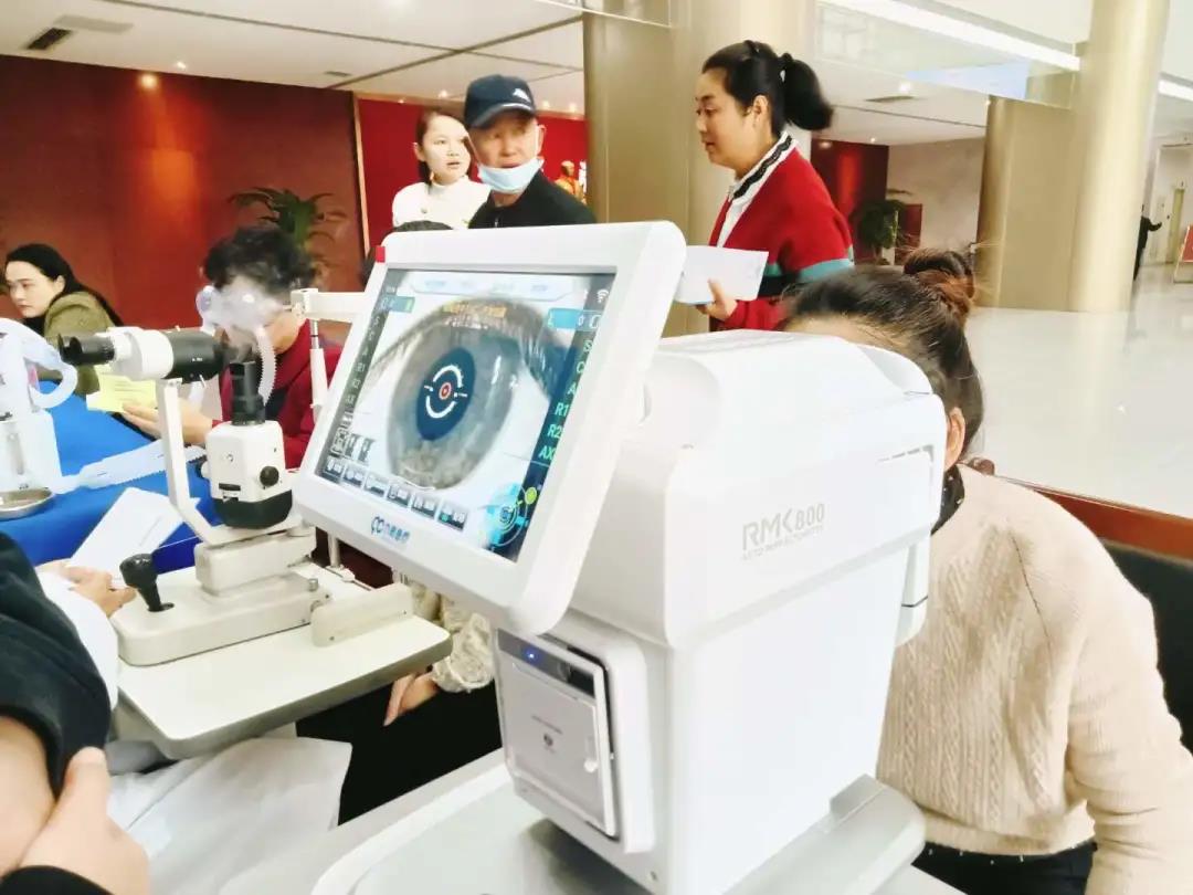 关爱职工眼健康 守护心灵之窗——湘潭爱尔眼科走进湘潭城发集团插图(2) 关爱职工眼健康 守护心灵之窗——湘潭爱尔眼科走进湘潭城发集团