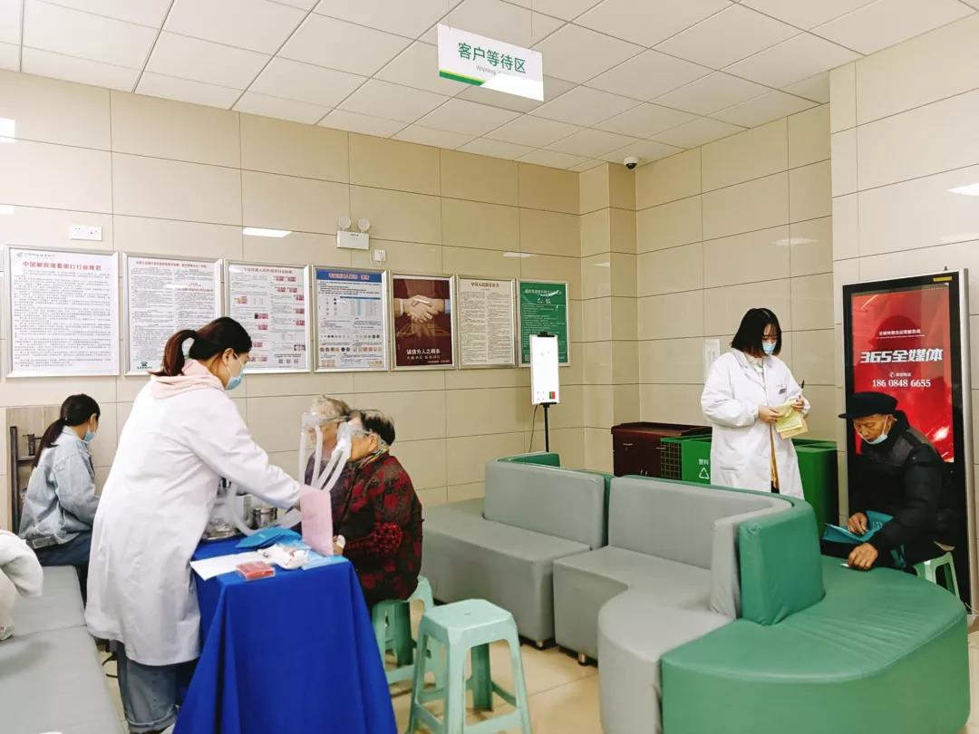 感恩有你，与EYE同行——湘潭爱尔眼科开展感恩节眼健康系列科普活动