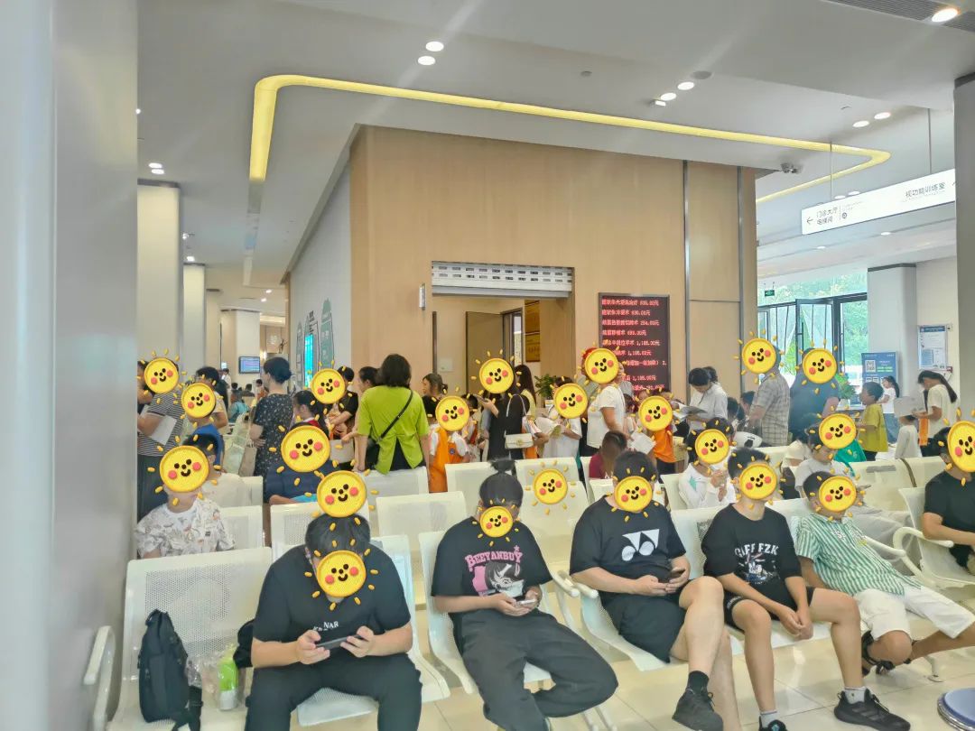 爱尔眼科湘潭地区各视光门诊迎来就诊高峰，开学在即，孩子一定要做一次视力检查！插图