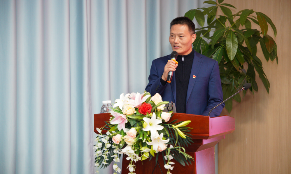 爱尔眼科医院集团第二党支部联合我院党支部开展“传承红色基因，携手共建未来”党日活动插图(3)