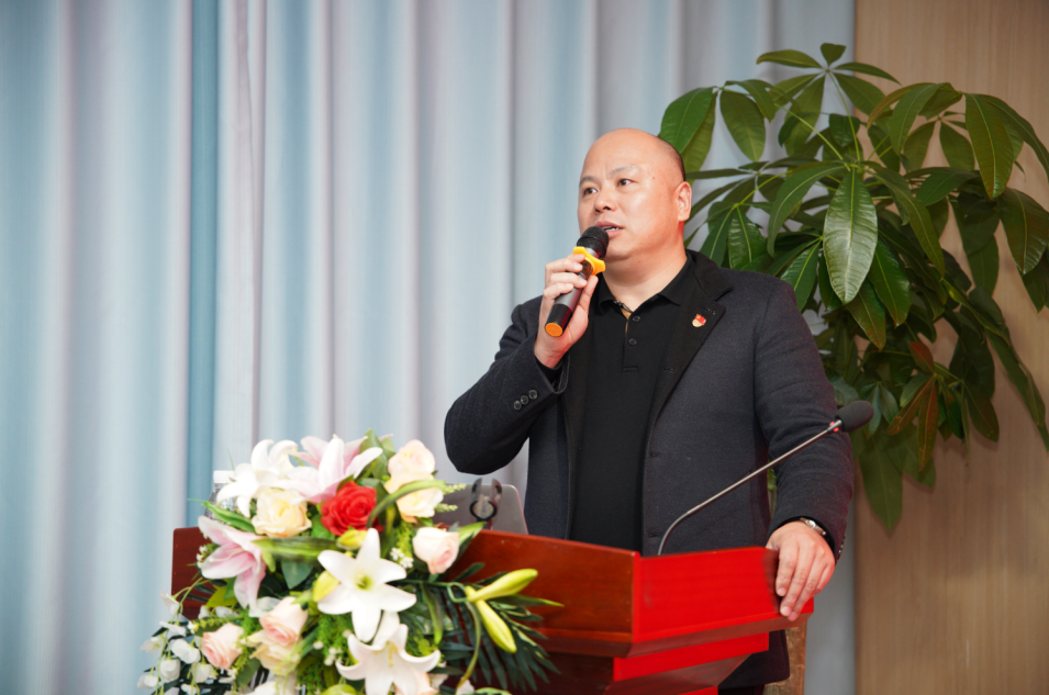 爱尔眼科医院集团第二党支部联合我院党支部开展“传承红色基因，携手共建未来”党日活动插图(5)